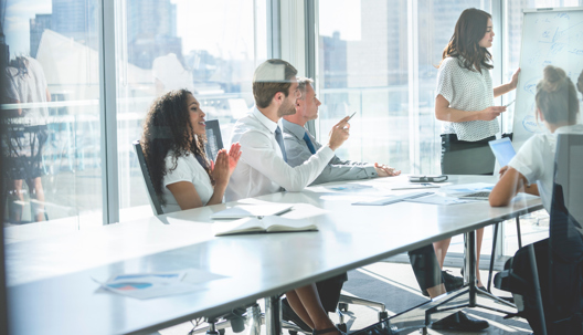 BFT en KNB informeren over corruptie en witwassen